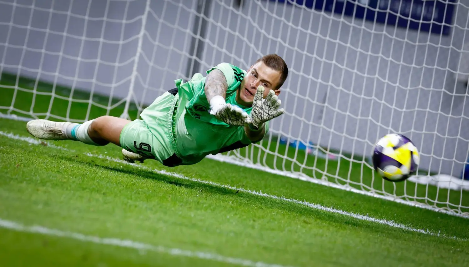 Левски изхвърли Апоел Беер Шева от Лига Европа след драма