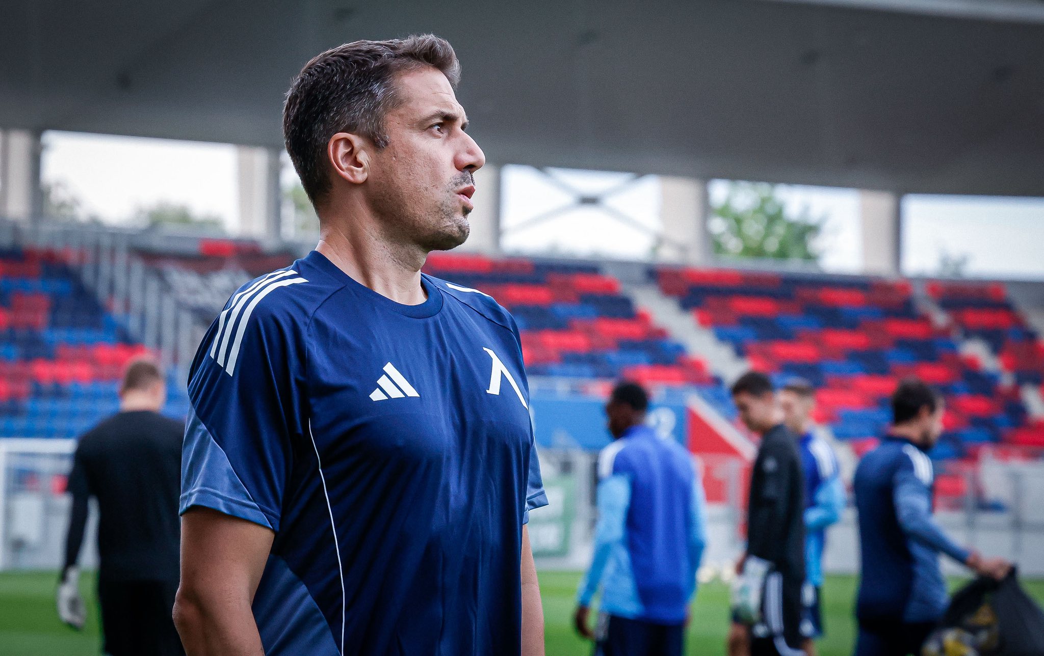 Стартът на кариерата на Хулио Веласкес в Левски е придружен