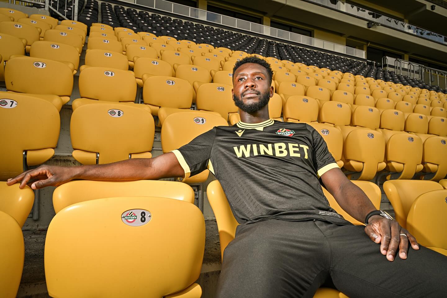 Ботев Пловдив привлече защитника Енок Куатенг който е попълнение №11