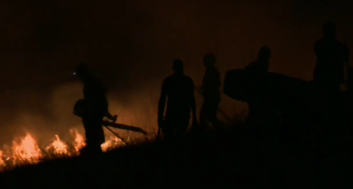 Голям пожар пламна в района на Костинброд тази вечер Общината