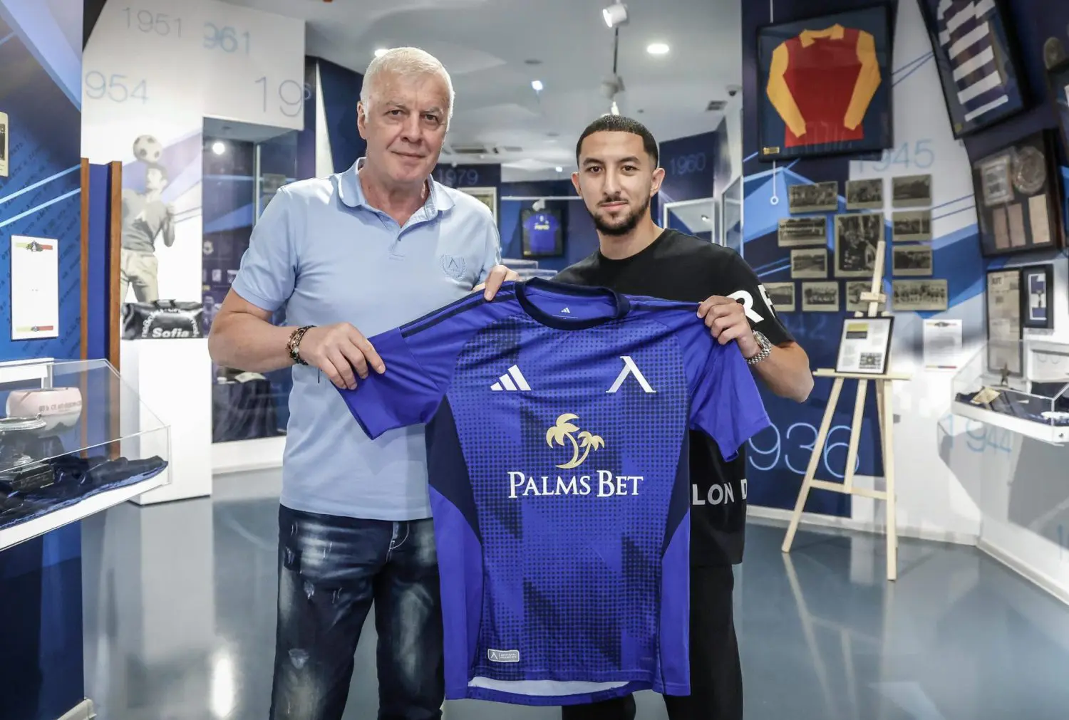 Левски представи четвърти нов това лято след като договор с