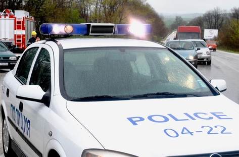 Разследват масов бой между млади мъже на семейно тържество в