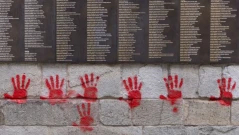 Четирима българи на съд за оскверняването на Мемориала на Холокоста в Париж