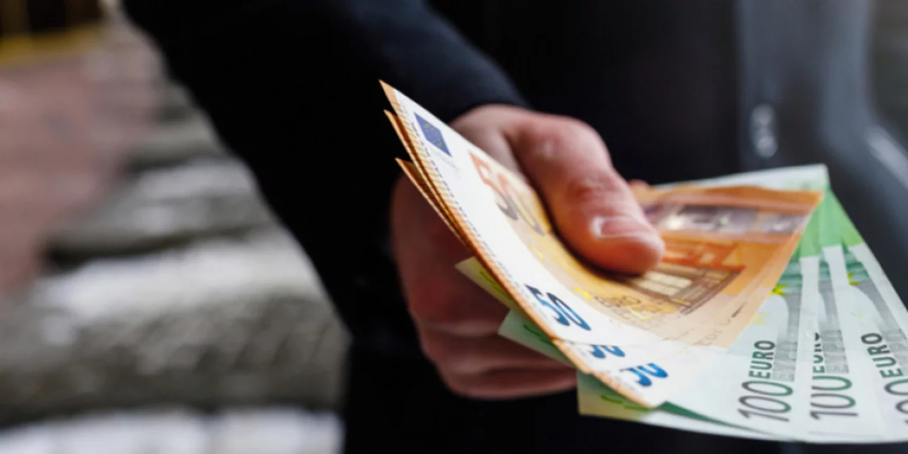 България остава в дъното на списъка с минимална заплата от