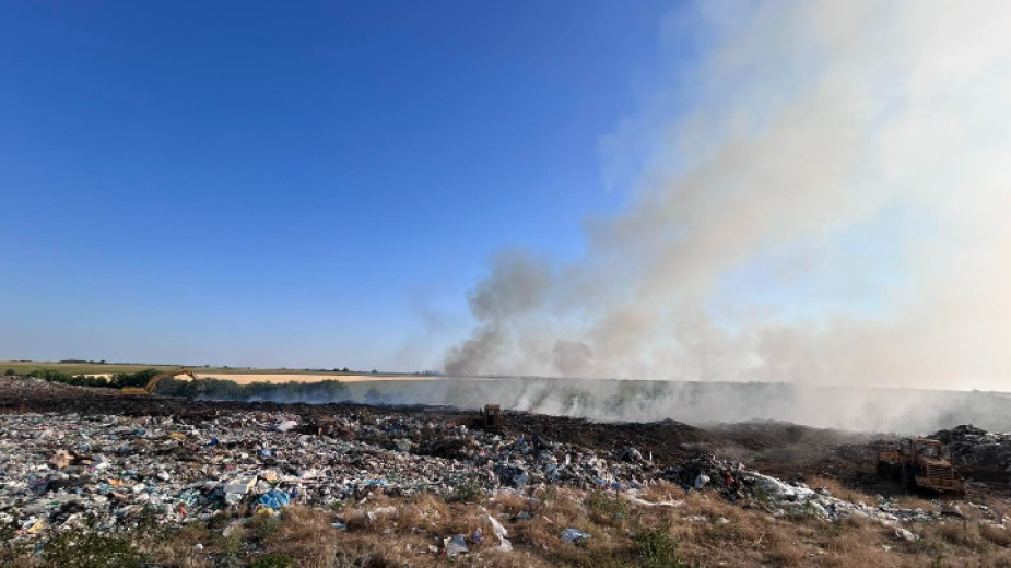 Голям пожар е бил овладян тази сутрин в Регионалното депо