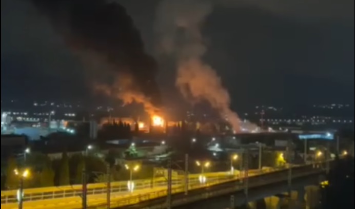 Пожар избухна в склад за гориво в руския черноморски град