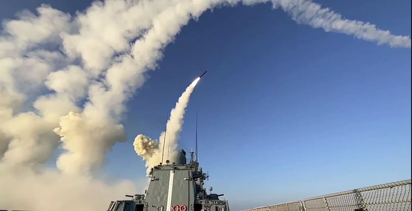 Те са способни да изстрелват снаряди на разстояние от почти