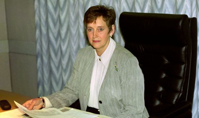 Тя е и първият публично обявен генерален директор на службатаСтела