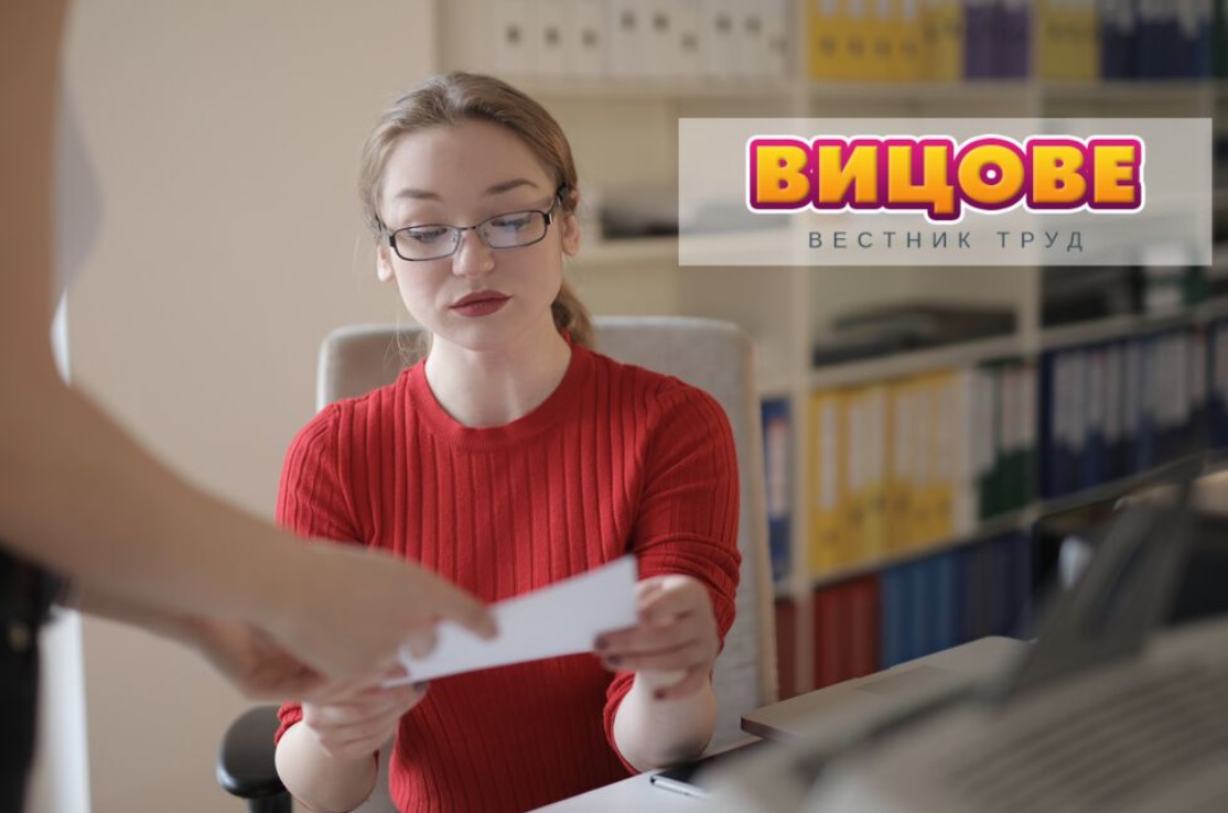 Седя си в кръчмата и пия Някакъв ме пита Защо