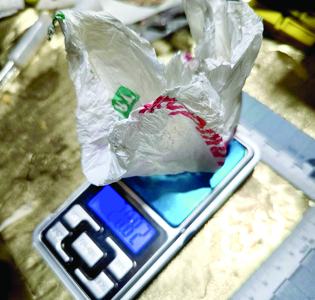 Имало и малолетен в групатаБанда от четирима души разпространявали наркотици