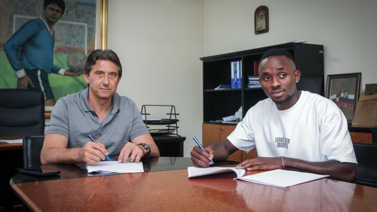 Ръководството на Левски обяви че се се разделя с полузащитника