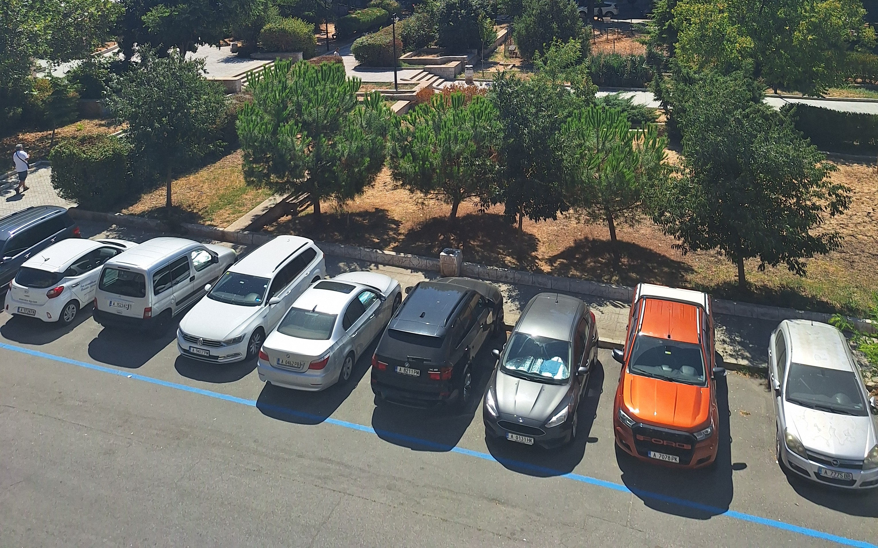 Въпреки новите зони за спиране в БургасЗа месец собствениците искат