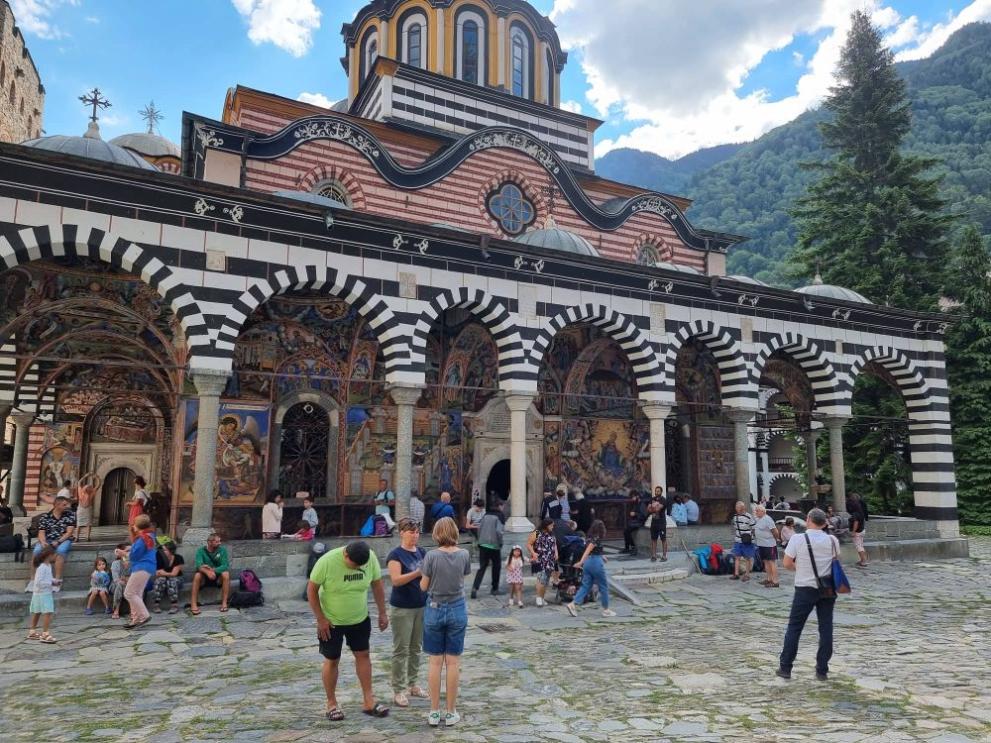 На Голяма Богородица се събират хиляди посетителиПрироден парк Рилски манастир