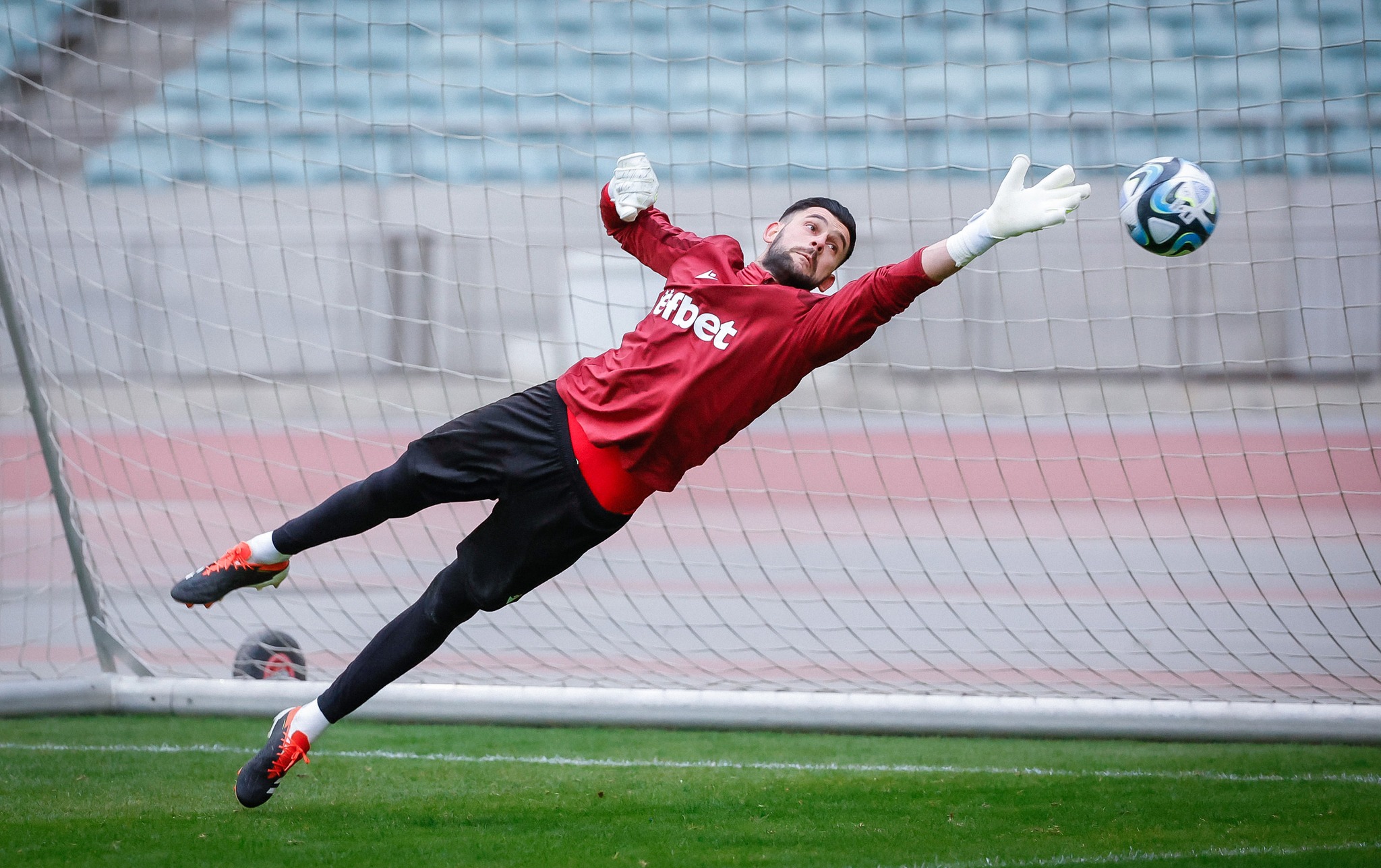 Абърдийн и Димитър Митов се класираха за четвъртфиналите в турнира