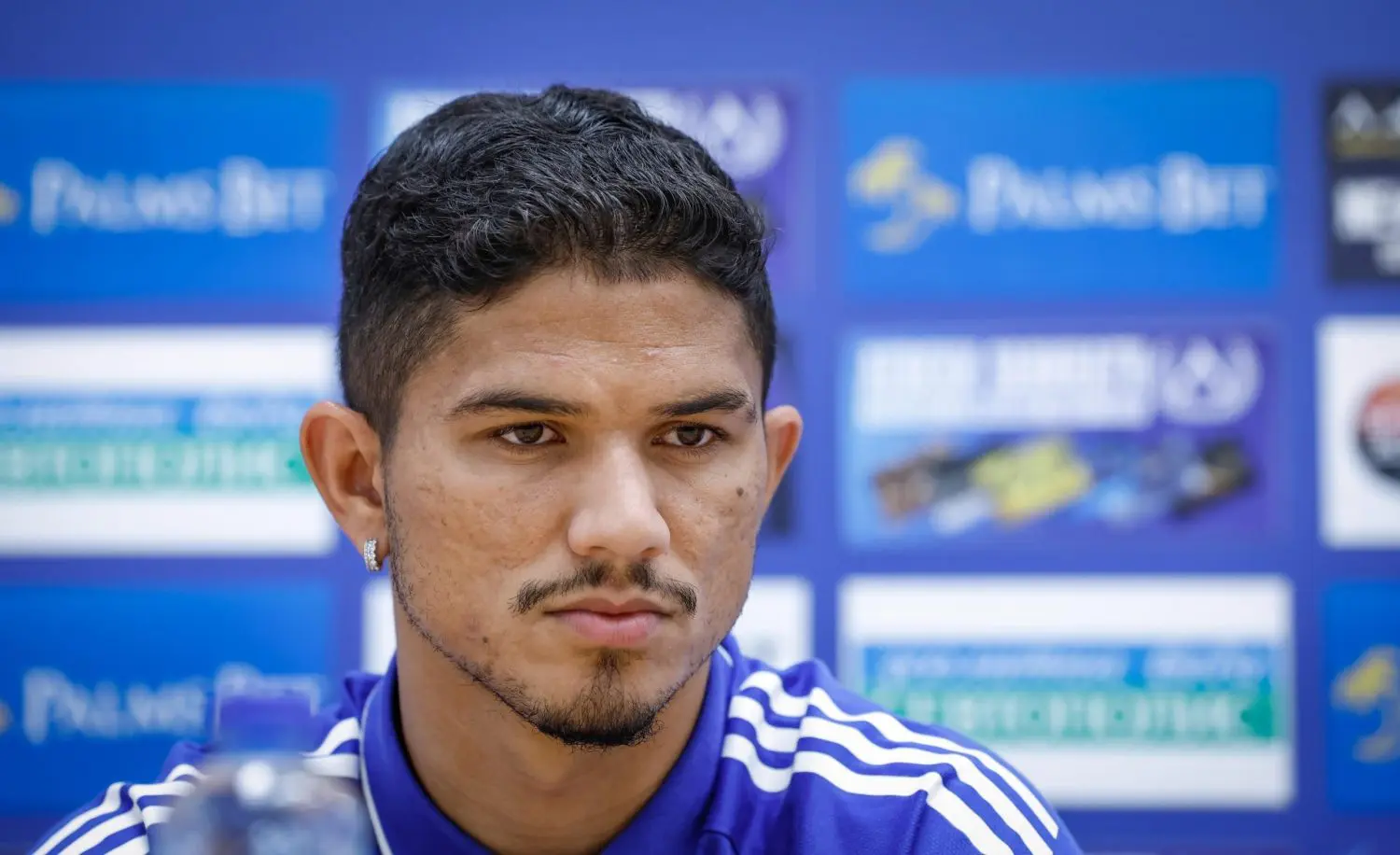 Бразилският нападател на Левски Евертон Бала говори на официалната пресконференция