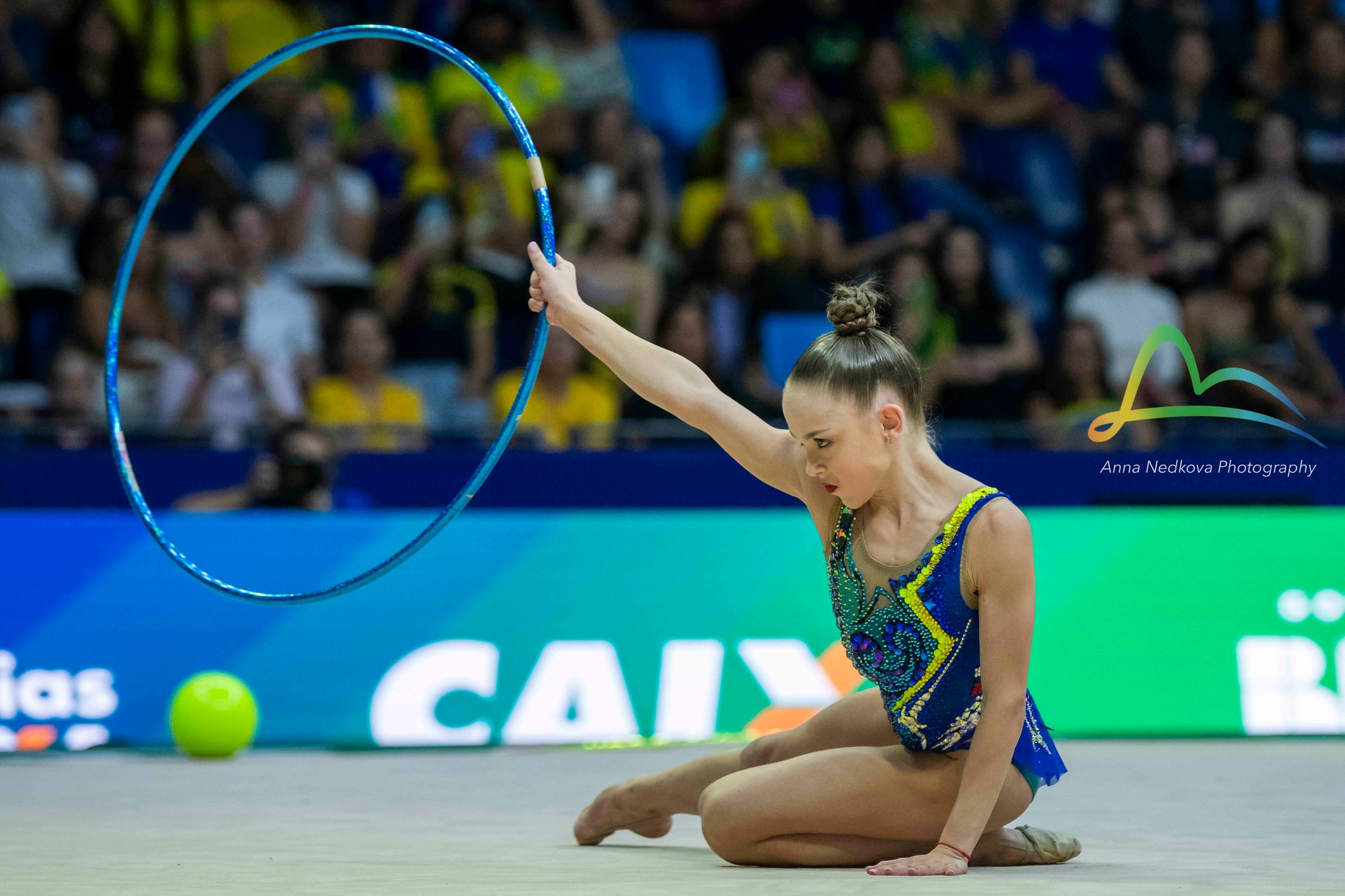 Стилияна Николова поведе след изпълненията с обръч и с топка