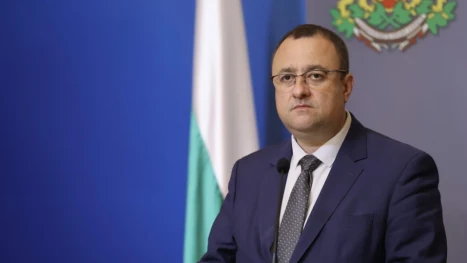 Иван Иванов