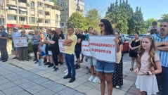 Бургас завря от протест за справедливост:  Задържаха под стража Никола Бургазлиев