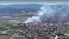 Пожар избухна край пловдивско село, огънят стигна до къщите