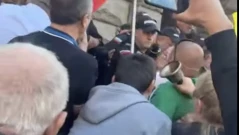 Протестиращи се опитаха да влязат в сградата на НС, докато вътре тече първото заседание за този политически сезон (ВИДЕО)