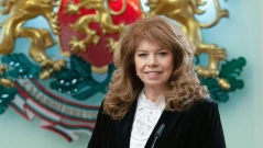 Първото училище винаги има запазено място в сърцето и нищо в живота не може да го изтрие, каза вицепрезидентът Илияна Йотова