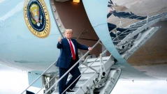 Пътнически самолет се приближил опасно близо до Air Force One с Тръмп на борда