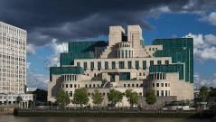 MI6 стартира нова кампания за набиране на шпиони, включително руснаци