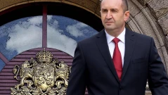 Радев: Управляващите да слязат от лимузините и да се запознаят с избирателите си