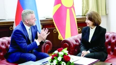 Потомци на македонски българи с протест до президента на Словакия