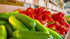 Цените на зеленчуците тръгнаха нагоре, при краставиците с близо 20% за седмица