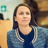 Ева Майдел