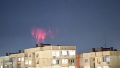 Мистериозни червени светкавици осветиха небето над София (СНИМКИ)