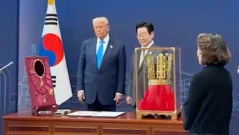 САЩ и Южна Корея постигнаха споразумение, подариха на Тръмп златна корона