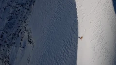 В „зоната на смъртта“: Първото спускане със ски по най-опасния маршрут на Еверест (ВИДЕО)