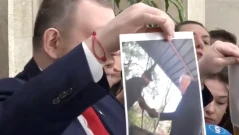 Делян Пеевски: Виждате ли тези хора? Измамници!