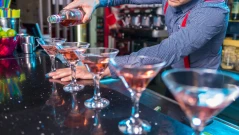 Заведенията: Няма проблем с разплащането в левове и евро в Новогодишната нощ