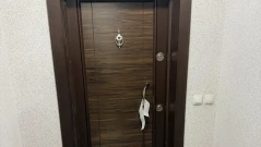 Шега, магия или сплашване - кой постави тоалетна хартия на вратата на Ивелин Михайлов?