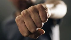 Мъж преби майстор за зле свършена работа