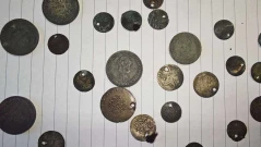 Младеж опита да продаде торба със старинни монети на колекционер