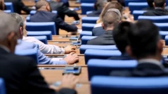 Парламентът ще гласува окончателно заем от 250 млн. евро