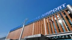 Летището в Бургас затваря за половин година