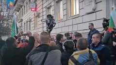 Напрежение пред общината: Протест срещу скъпото паркиране в София