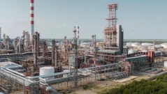 Сръбската петролна рафинерия спря да работи