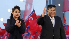 Новите богаташи в Северна Корея купуват парфюми Chanel и кожени палта, които струват колкото къща