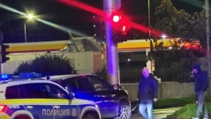 Шофьор с над 2 промила се заби в светофарна уредба в Пловдив