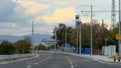 Граждани затвориха бул. „Владимир Вазов“ преди моста „Чавдар“, протестират срещу въвеждането на зелена зона в „Сухата река“ и „Хаджи Димитър“