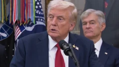 Тръмп отменя заповедите на Байдън, подписани с автописалка