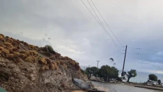 Бурята „Байрон“ връхлетя Гърция: наводнени пътища, реки по улиците и блокирани граждани (ВИДЕО)