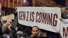 Младите от протеста дойдоха дюшеш на политиците, комсомолската дейност започна