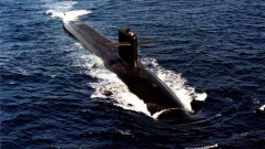 Френски военни откриха огън по неизвестни дронове над база с ядрени подводници